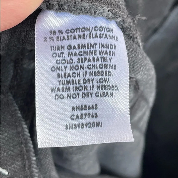 SOMETHING
NAVY Skinny Jeans with slit hem. Size 26 - Picture 13 of 13